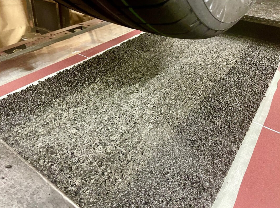 Tire testing on Asphaltant